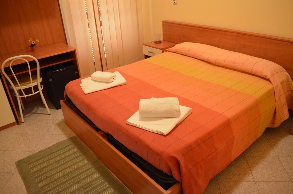 Hotel Barbieri Vibo Valentia Marina Δωμάτιο φωτογραφία